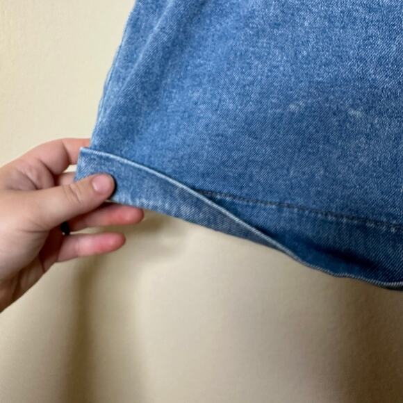 American Eagle Mom Denim Jean Shorts Pleated Medium Wash Womens Plus Size 18 - Picture 3 of 9